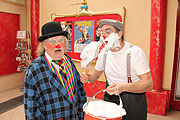 Mr. Fips und Charlie sind die Clowns der ersten Spielzeit (©Foto:Martin Schmitz)